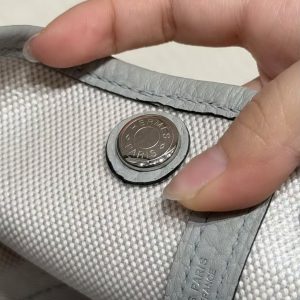 Hermes Neo Garden Party 23 Bag Handmade In Negonda Calfskin Leather And Canbas Silver Hardware Ecru Blue Glacier Gris Pantin - Image 5