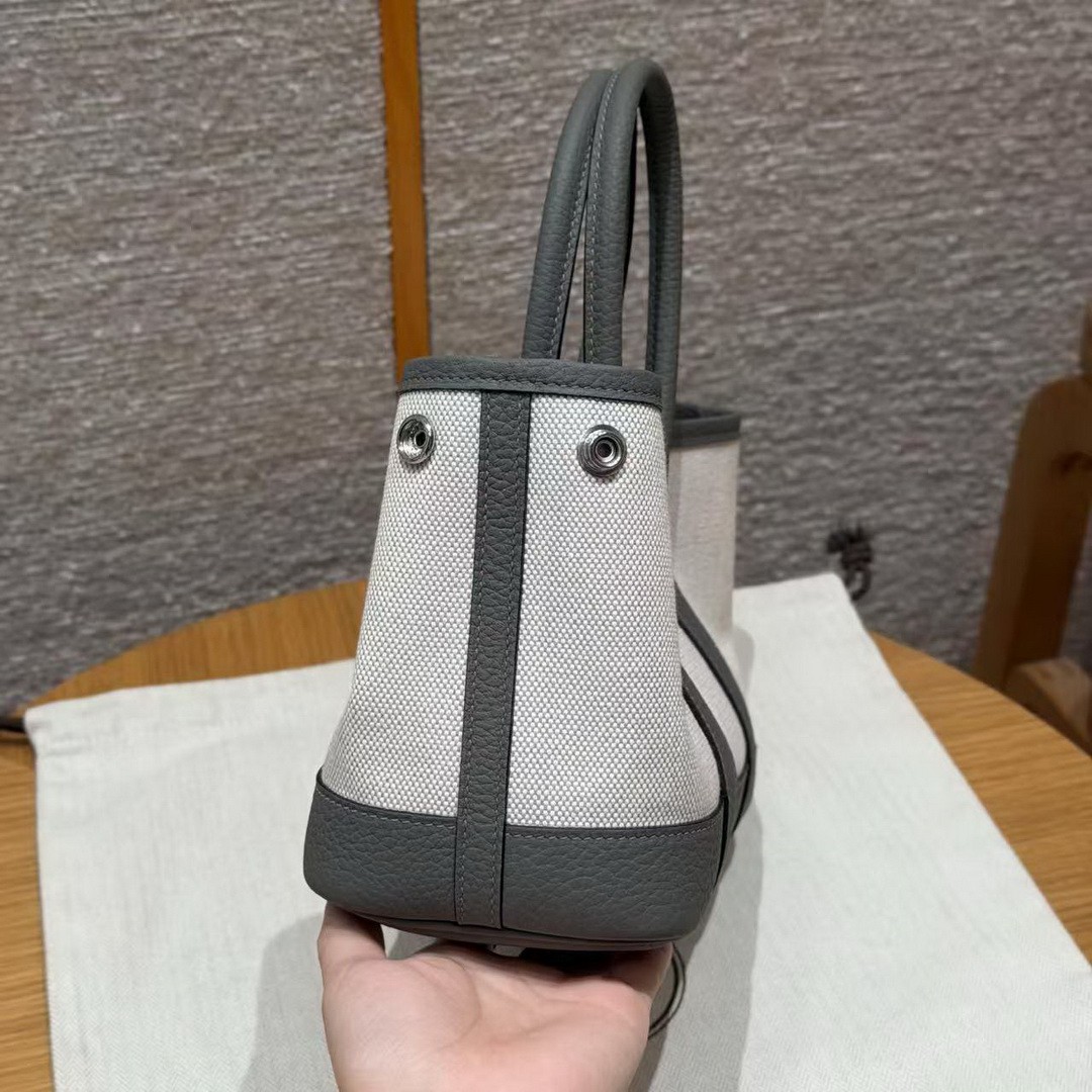 Hermes Neo Garden Party 23 Bag Ecru Noir Gris Meyer Handmade In Negonda Calfskin Leather And Canbas Silver Hardware - Image 4