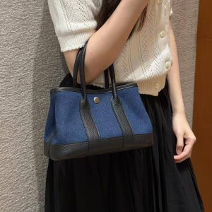 Hermes Neo Garden Party 23 Bag Handmade In Negonda Calfskin Leather And Canbas Silver Hardware Denim Moyen Noir - Image 6