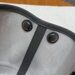 Hermes Neo Garden Party 23 Bag Ecru Noir Gris Meyer Handmade In Negonda Calfskin Leather And Canbas Silver Hardware - Image 7