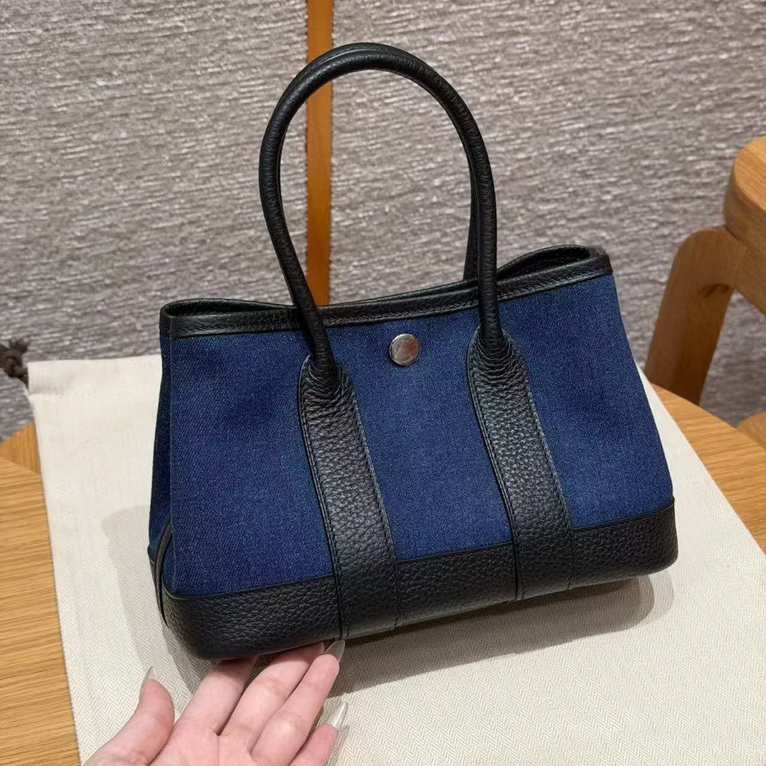 Hermes Neo Garden Party 23 Bag Handmade In Negonda Calfskin Leather And Canbas Silver Hardware Denim Moyen Noir - Image 2