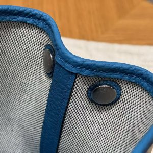 Hermes Neo Garden Party 23 Bag Handmade In Negonda Calfskin Leather And Canbas Silver Hardware Ecru Noir Bleu Outremer - Image 16