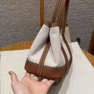 Hermes Neo Garden Party 23 Bag Handmade In Negonda Calfskin Leather And Canbas Silver Hardware Ecru Gold - Image 2