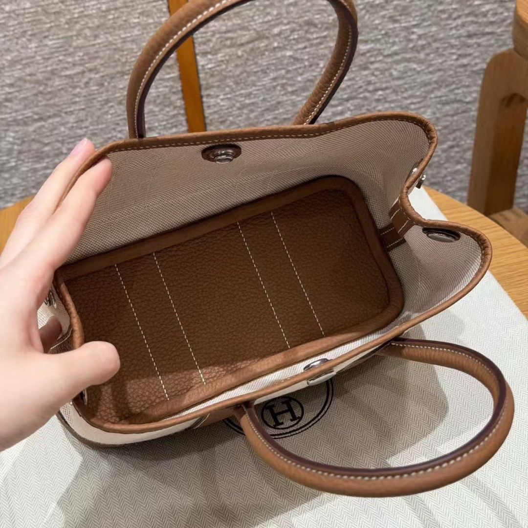 Hermes Neo Garden Party 23 Bag Handmade In Negonda Calfskin Leather And Canbas Silver Hardware Ecru Gold - Image 16