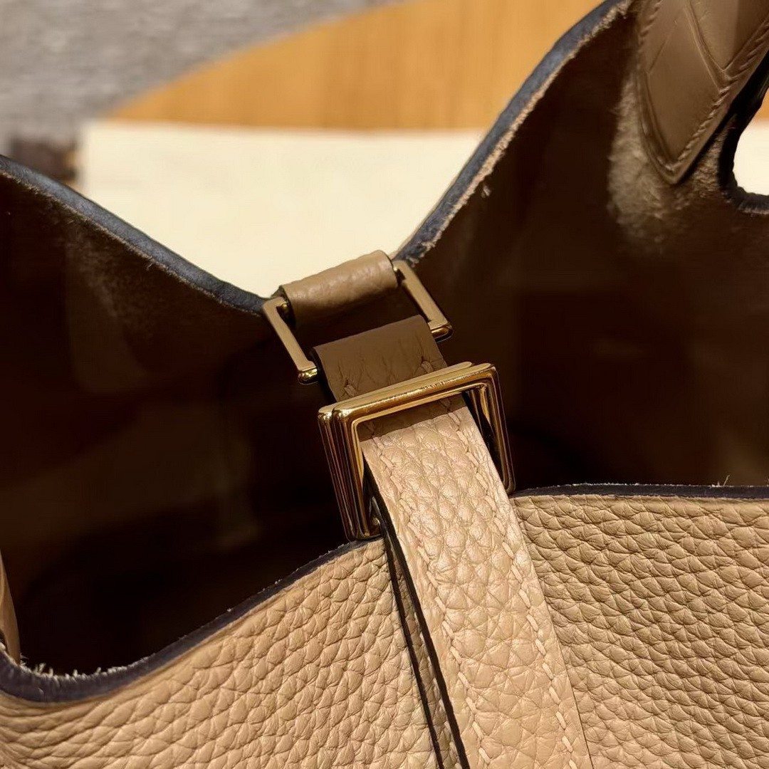 Hermes Picotin Lock 18 CM Bag Handmade In Taurillon Clemence Leather And Matte Alligator Crocodile Gold Hardware 0M Chai - Image 14