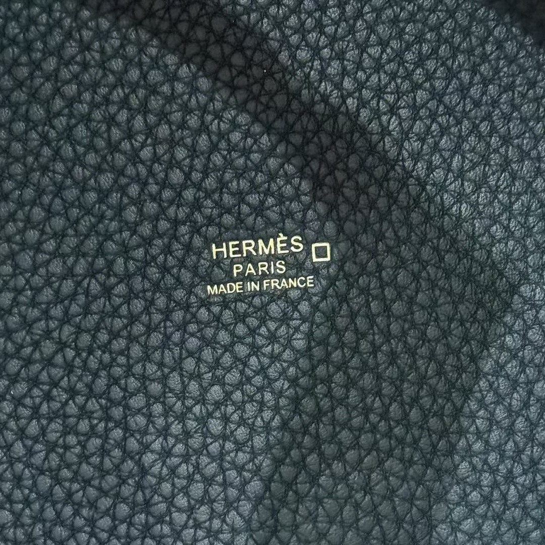 Hermes Picotin Lock 18 CM Bag Handmade In Taurillon Clemence Leather and Matte Alligator Gold Hardware 6O Vert Cypres - Image 14