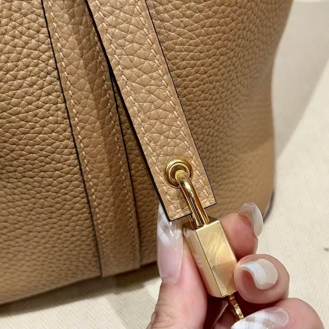 Hermes Picotin Lock 18 CM Bag Handmade In Taurillon Clemence Leather And Matte Alligator Crocodile Gold Hardware 0M Chai - Image 11