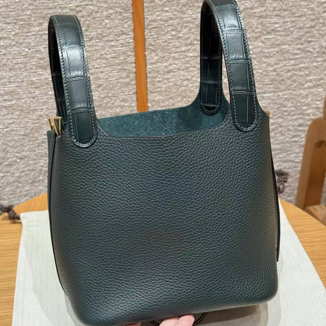 Hermes Picotin Lock 18 CM Bag Handmade In Taurillon Clemence Leather and Matte Alligator Gold Hardware 6O Vert Cypres - Image 18