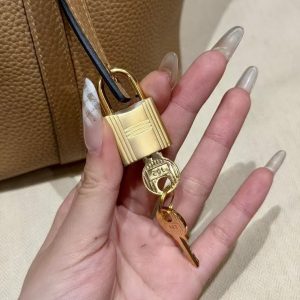 Hermes Picotin Lock 18 CM Bag Handmade In Taurillon Clemence Leather And Matte Alligator Crocodile Gold Hardware 0M Chai - Image 12