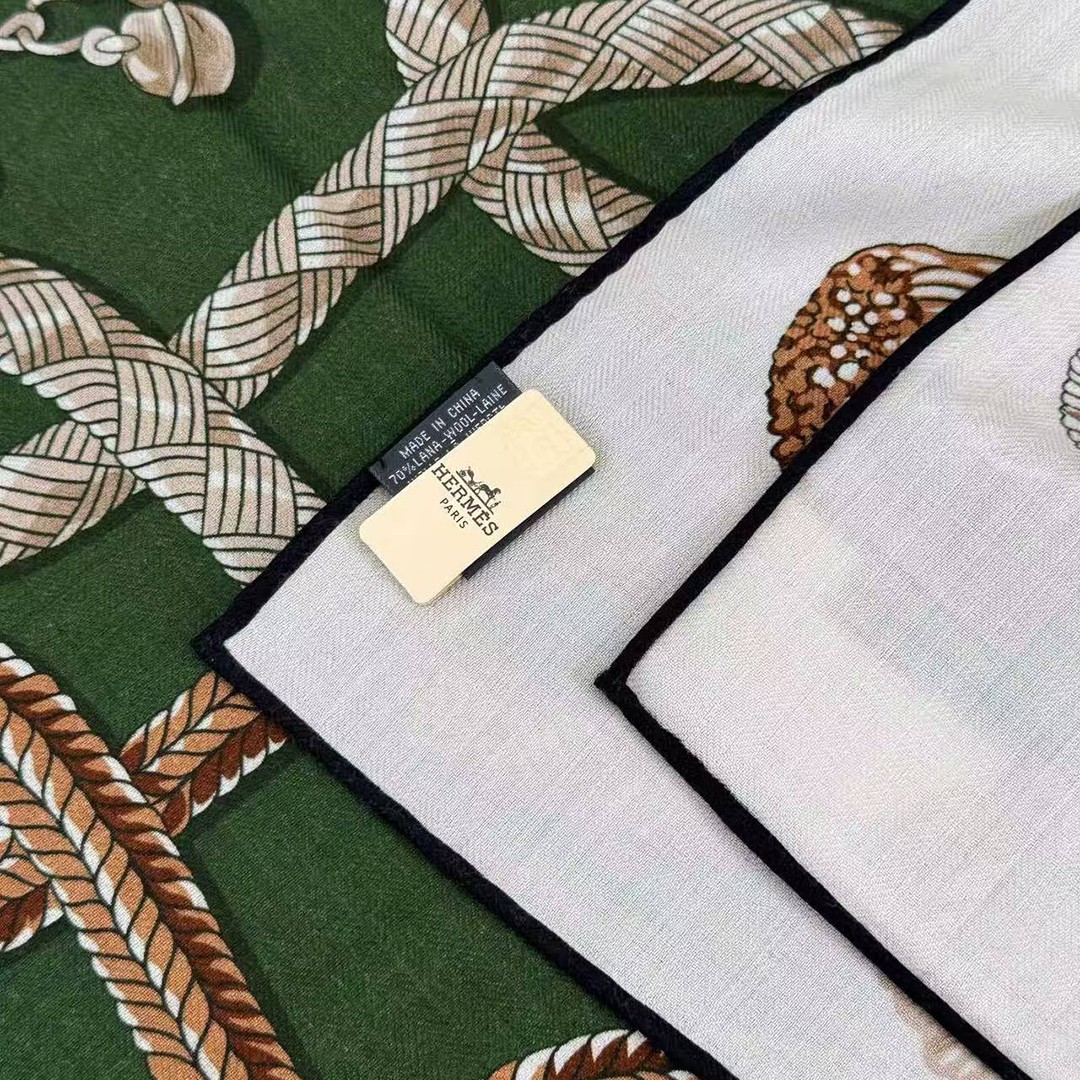 Hermes Palefroi Shawl 140 70% Cashmere 30% Silk H241423S 03 - Image 3