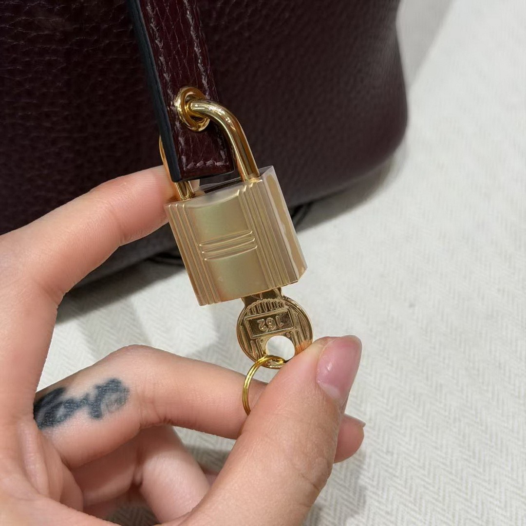Hermes Picotin Lock 18 CM Bag Handmade In Taurillon Clemence Leather Gold Hardware 0G Rouge Seller - Image 7