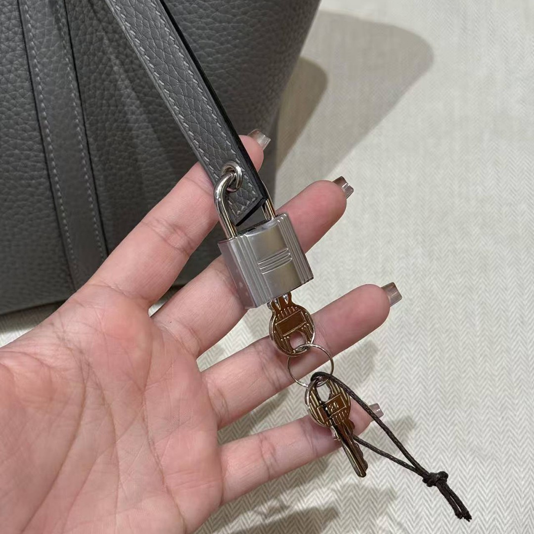 Hermes Picotin Lock 18 CM Bag Handmade In Taurillon Clemence Leather Silver Hardware 0L Gris Meyer - Image 8