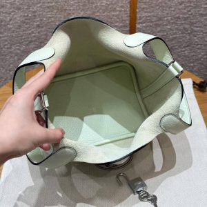 Hermes Picotin Lock 18 CM Bag Handmade In Taurillon Clemence Leather Silver Hardware 0S Vert Fizz - Image 16