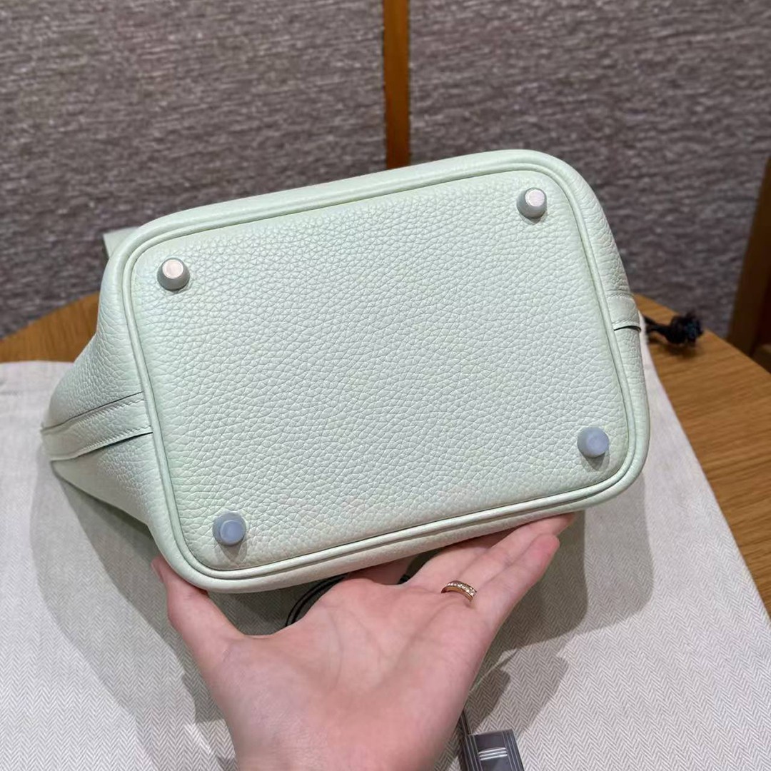 Hermes Picotin Lock 18 CM Bag Handmade In Taurillon Clemence Leather Silver Hardware 0S Vert Fizz - Image 15