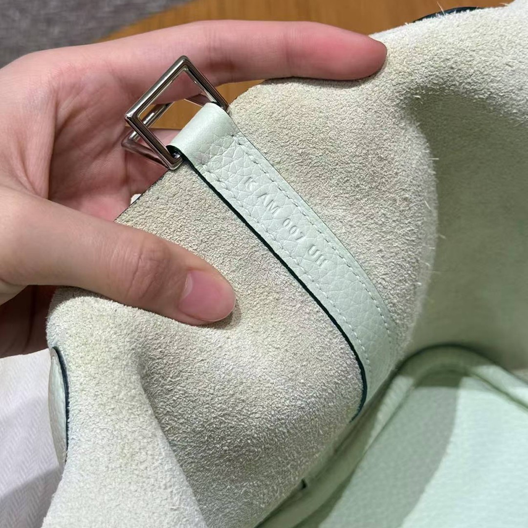 Hermes Picotin Lock 18 CM Bag Handmade In Taurillon Clemence Leather Silver Hardware 0S Vert Fizz - Image 13