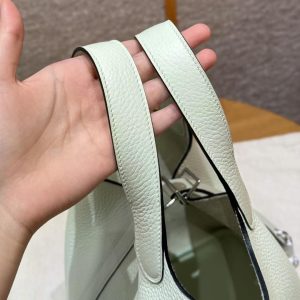 Hermes Picotin Lock 18 CM Bag Handmade In Taurillon Clemence Leather Silver Hardware 0S Vert Fizz - Image 6
