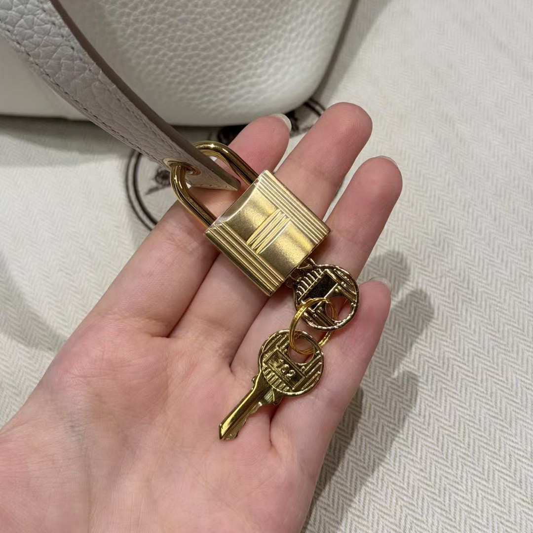 Hermes Picotin Lock 18 CM Bag Handmade In Taurillon Clemence Leather Gold Hardware 0T Mushroom - Image 5