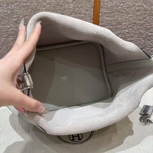 Hermes Picotin Lock 18 CM Bag Handmade In Taurillon Clemence Leather Silver Hardware 0W Gris Neve - Image 13