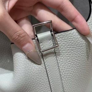 Hermes Picotin Lock 18 CM Bag Handmade In Taurillon Clemence Leather Silver Hardware 0W Gris Neve - Image 4