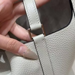 Hermes Picotin Lock 18 CM Bag Handmade In Taurillon Clemence Leather Silver Hardware 0W Gris Neve - Image 3