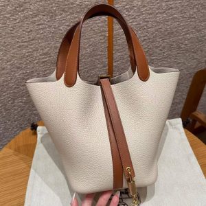 Hermes Picotin Lock 18 CM Bag Handmade In Taurillon Clemence Leather Swift Gold Hardware 10 Craie 37 Gold