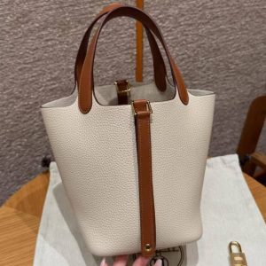 Hermes Picotin Lock 18 CM Bag Handmade In Taurillon Clemence Leather Swift Gold Hardware 10 Craie 37 Gold - Image 16