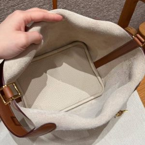 Hermes Picotin Lock 18 CM Bag Handmade In Taurillon Clemence Leather Swift Gold Hardware 10 Craie 37 Gold - Image 12