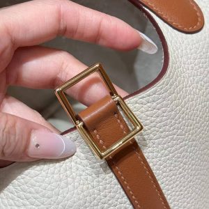 Hermes Picotin Lock 18 CM Bag Handmade In Taurillon Clemence Leather Swift Gold Hardware 10 Craie 37 Gold - Image 8