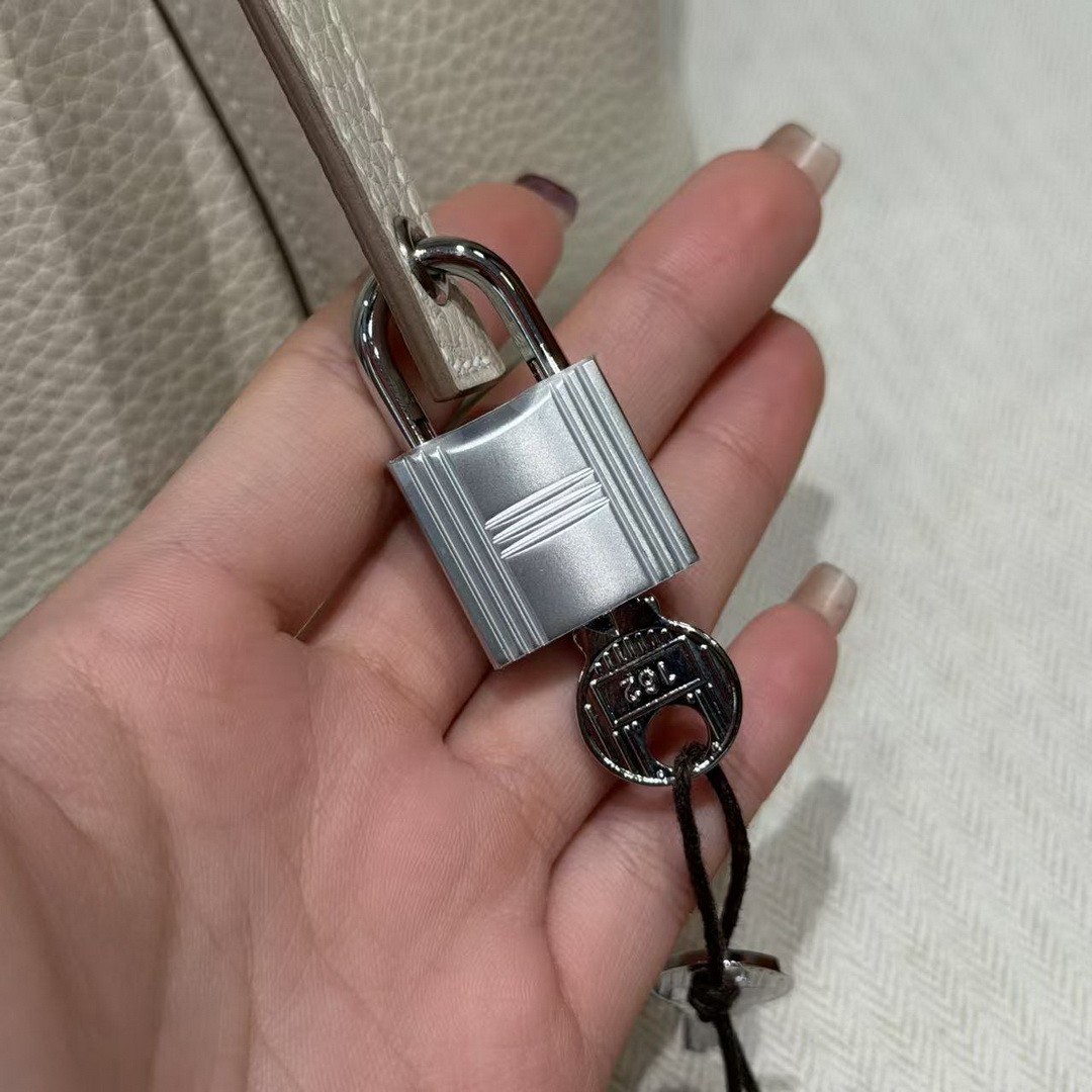 Hermes Picotin Lock 18 CM Bag Handmade In Taurillon Clemence Leather Silver Hardware 10 Craie - Image 5