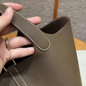 Hermes Picotin Lock 18 CM Bag Handmade In Taurillon Clemence Leather Gold Hardware 18 Etoupe - Image 6