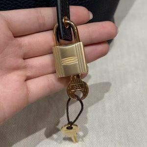 Hermes Picotin Lock 18 CM Bag Handmade In Taurillon Clemence Leather Gold Hardware 2z Blue Nuit - Image 5