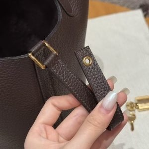 Hermes Picotin Lock 18 CM Bag Handmade In Taurillon Clemence Leather Gold Hardware 47 Chocolate - Image 6