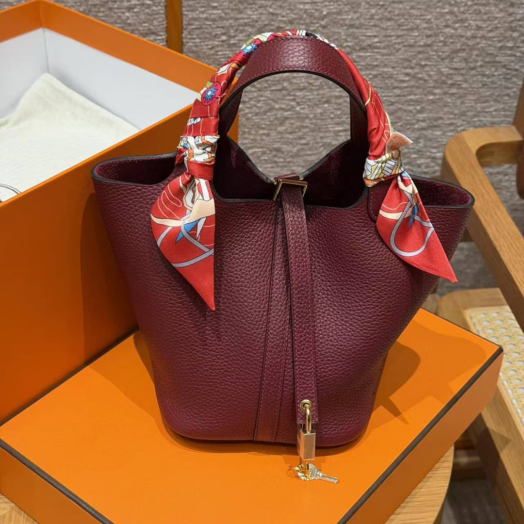 Hermes Picotin Lock 18 CM Bag Handmade In Taurillon Clemence Leather Gold Hardware 55 Rouge H - Image 4
