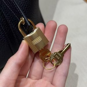 Hermes Picotin Lock 18 CM Bag Handmade In Taurillon Clemence Leather Gold Hardware 59 Raisin - Image 6