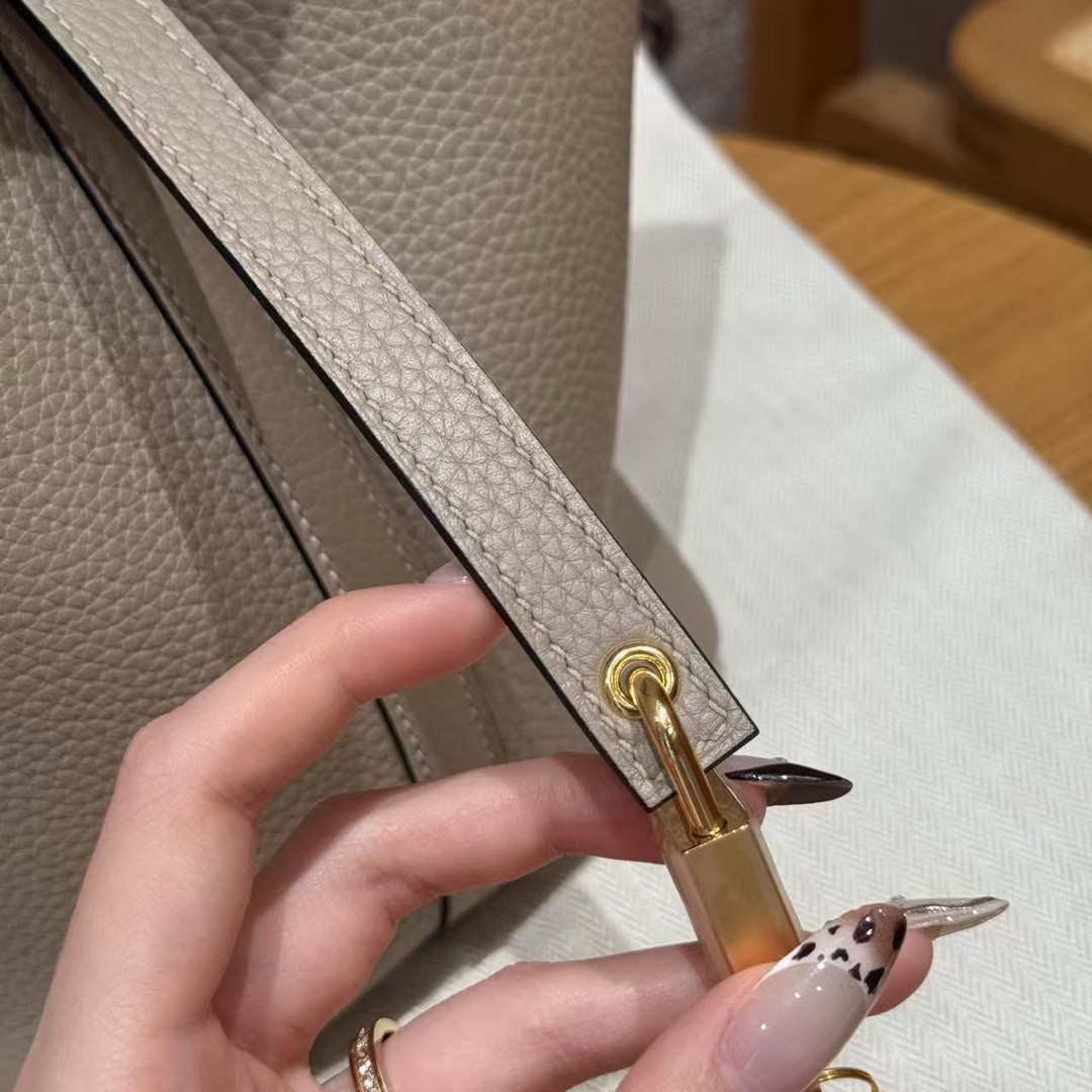 Hermes Picotin Lock 18 CM Bag Handmade In Taurillon Clemence Leather Gold Hardware 81 Gris Tourtlle - Image 9