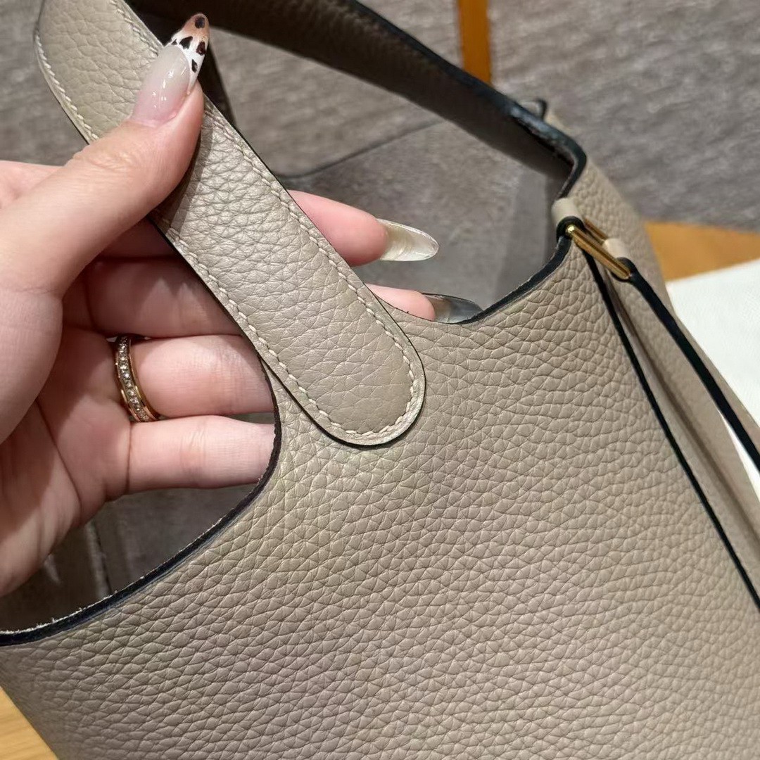 Hermes Picotin Lock 18 CM Bag Handmade In Taurillon Clemence Leather Gold Hardware 81 Gris Tourtlle - Image 6