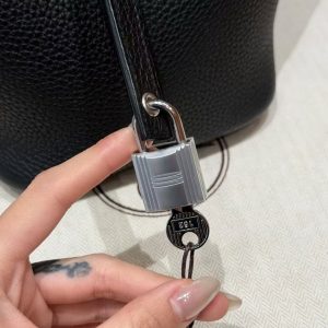 Hermes Picotin Lock 18 CM Bag Handmade In Taurillon Clemence Leather Silver Hardware 89 Noir - Image 9