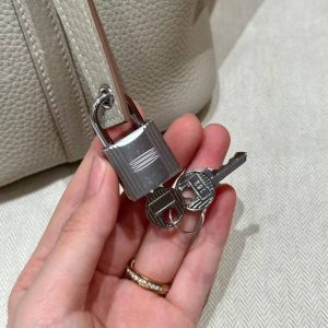 Hermes Picotin Lock 18 CM Bag Handmade In Taurillon Clemence Leather Sliver Hardware 8L Beton - Image 4