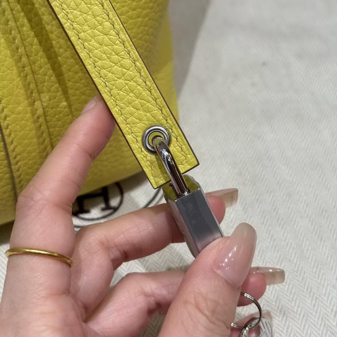 Hermes Picotin Lock 18 CM Bag Handmade In Taurillon Clemence Leather Silver Hardware 9R Lime - Image 6