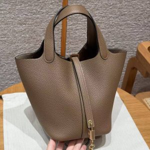 Hermes Picotin Lock 18 CM Bag Handmade In Taurillon Clemence Leather Gold Hardware Do Beige de Weimar