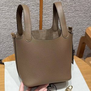 Hermes Picotin Lock 18 CM Bag Handmade In Taurillon Clemence Leather Gold Hardware Do Beige de Weimar - Image 17