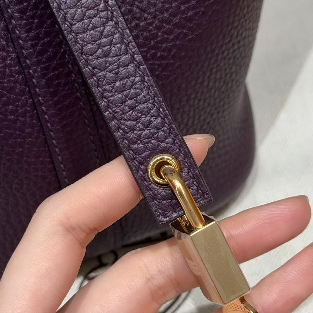 Hermes Picotin Lock 18 CM Bag Handmade In Taurillon Clemence Leather Gold Hardware N5 Cassis - Image 4