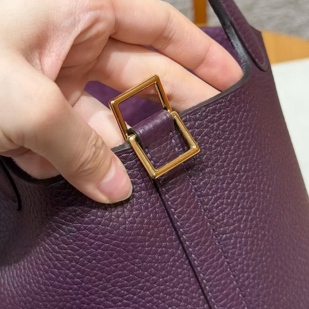 Hermes Picotin Lock 18 CM Bag Handmade In Taurillon Clemence Leather Gold Hardware N5 Cassis - Image 3
