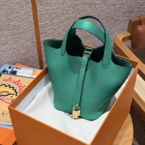 Hermes Picotin Lock 18 CM Bag Handmade In Taurillon Clemence Leather Gold Hardware O6 Vert Jade - Image 6