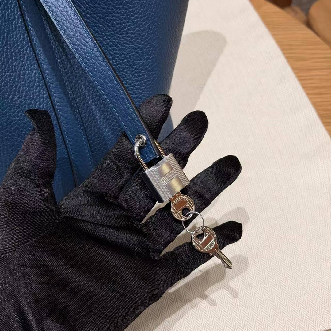 Hermes Picotin Lock 18 CM Bag Handmade In Taurillon Clemence Leather Silver Hardware P5 Blue Tie - Image 17
