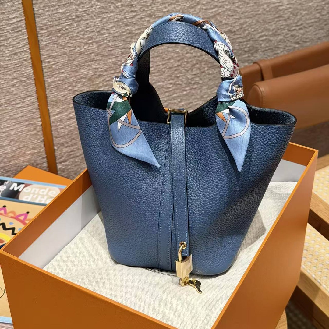 Hermes Picotin Lock 18 CM Bag Handmade In Taurillon Clemence Leather Gold Hardware R2 Blue Agate - Image 9