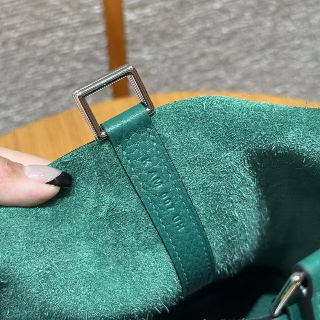 Hermes Picotin Lock 18 CM Bag Handmade In Taurillon Clemence Leather Silver Hardware U4 Vert Vertigo - Image 12