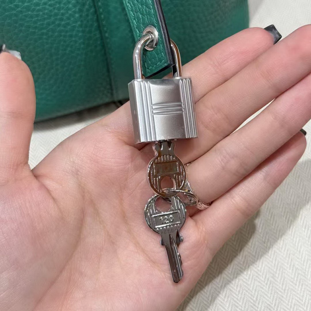 Hermes Picotin Lock 18 CM Bag Handmade In Taurillon Clemence Leather Silver Hardware U4 Vert Vertigo - Image 6