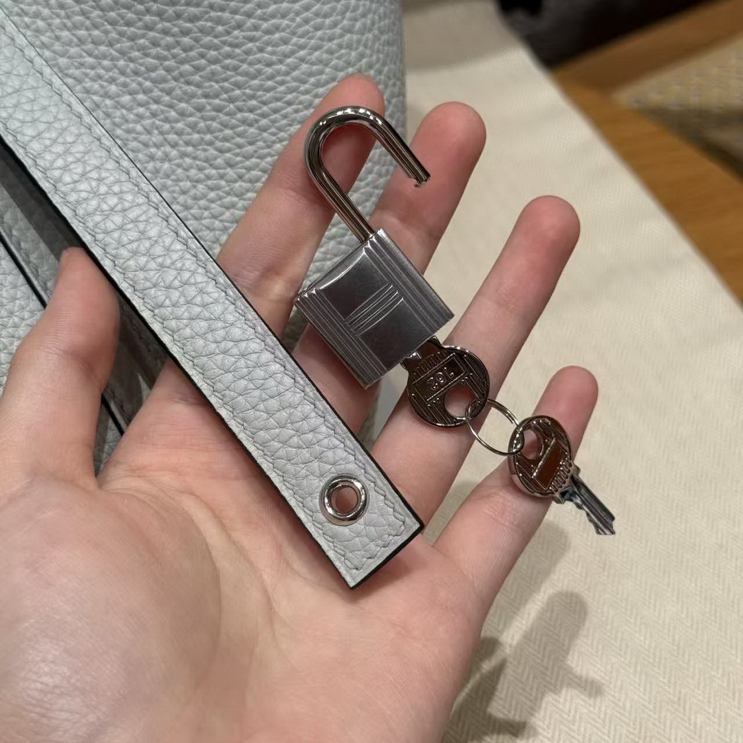 Hermes Picotin Lock 22 CM Bag Handmade In Taurillon Clemence Leather Silver Hardware 08 Blue Pale - Image 4