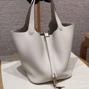Hermes Picotin Lock 22 CM Bag Handmade In Taurillon Clemence Leather Gold Hardware 10 Craie